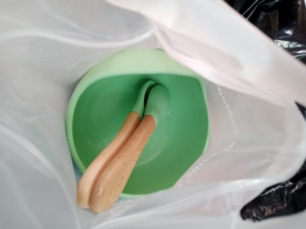 Children's silicone bowl with wooden handle fork and spoon three-piece set baby food bowl anti-fall suction cup bowl baby tableware set (Any Color) - Image 3