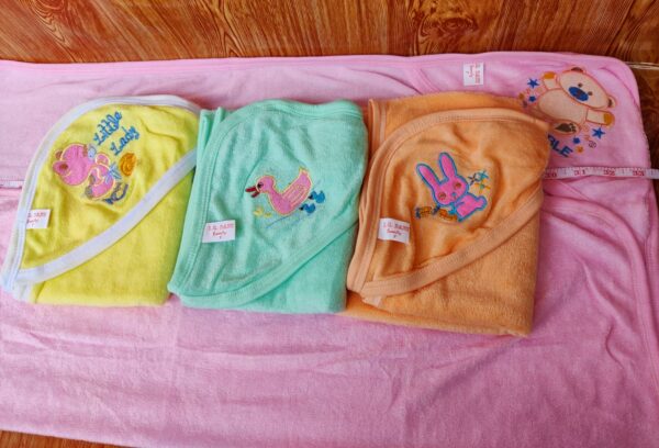 Baby Captowel 31*27 Inch -1pcs (Any Color) - Image 5