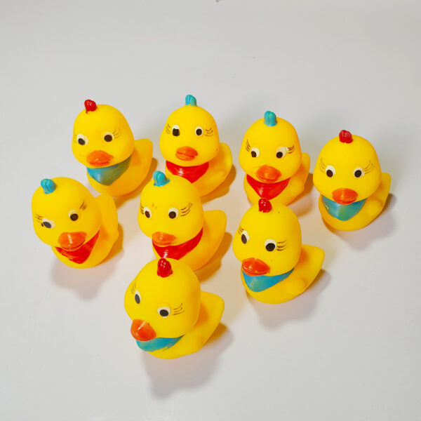 8pcs-Mini Floating Duck Bath Toys with Squeezing sound
