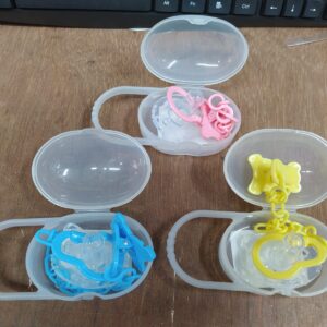 Silica gel children's pacifier, protective storage box, chain BABY Chain CHUSNI / Teether CN -1pcs  (Any Color)