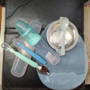 Baby food bowl+Two head spoon+Slicone Spoon+Full Silicone Bib, full set of tools Package (Any Color)