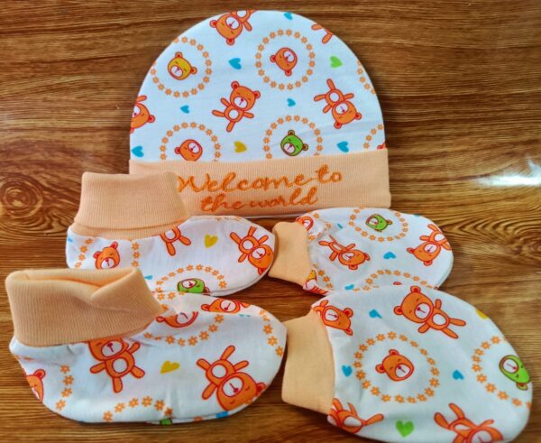New Born Baby 3 in1 set (1 Cap + 2 Hand socks + 2 Leg Socks) -1pac  (Any Color) - Image 10